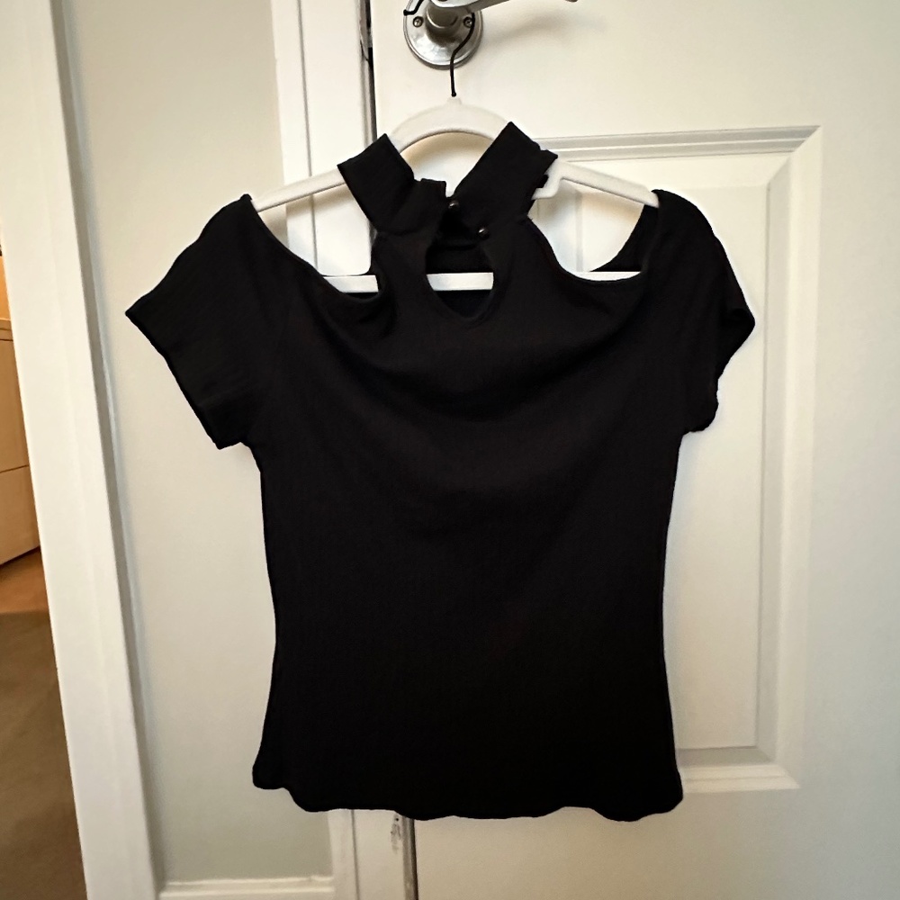Black Shoulder Cutout Tee